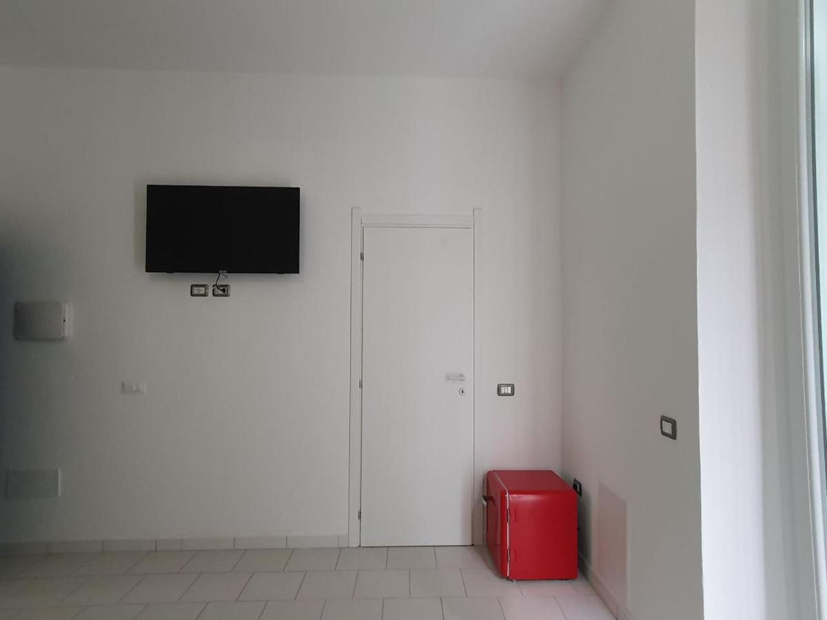 Affittacamere Casa Cynda Follonica Exteriör bild